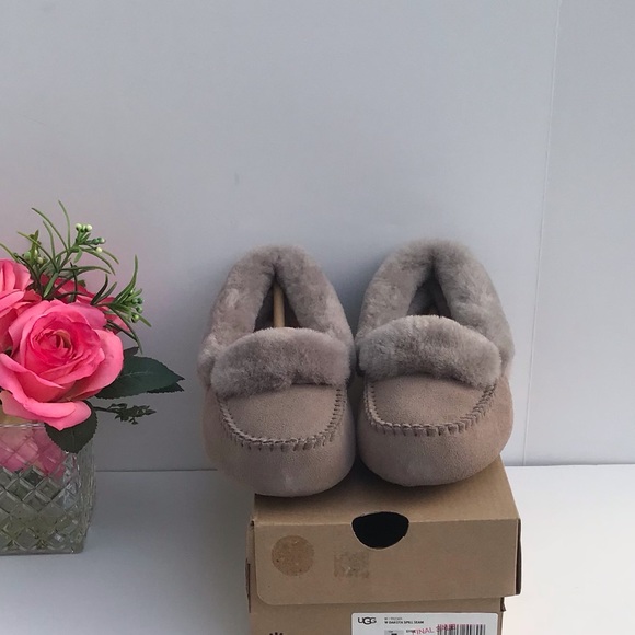 UGG Dakota Spill Seam - Picture 2 of 8